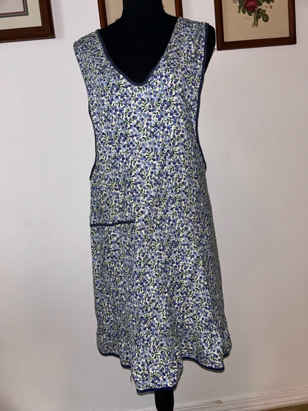 ONE/SIZE Floral Sleeveless Shift Dress in Blue and White